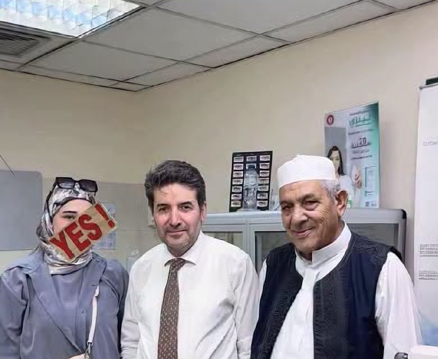 صورة بشرى آل غيث مع مؤسس الشركة
